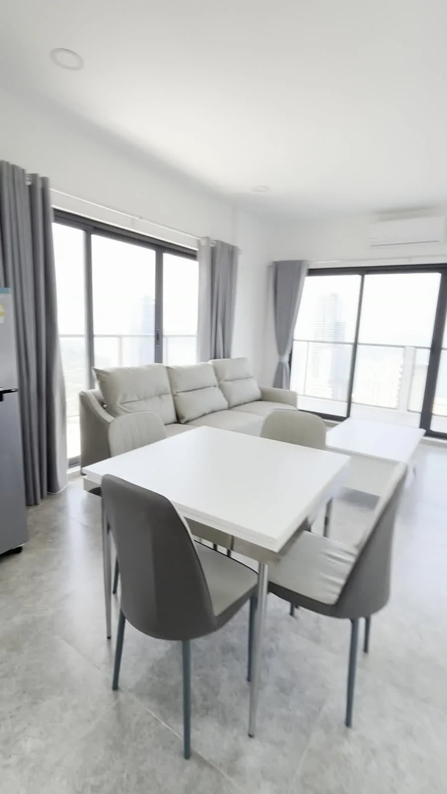 Air Apartments, dnevna soba, snimak telefonom 2026