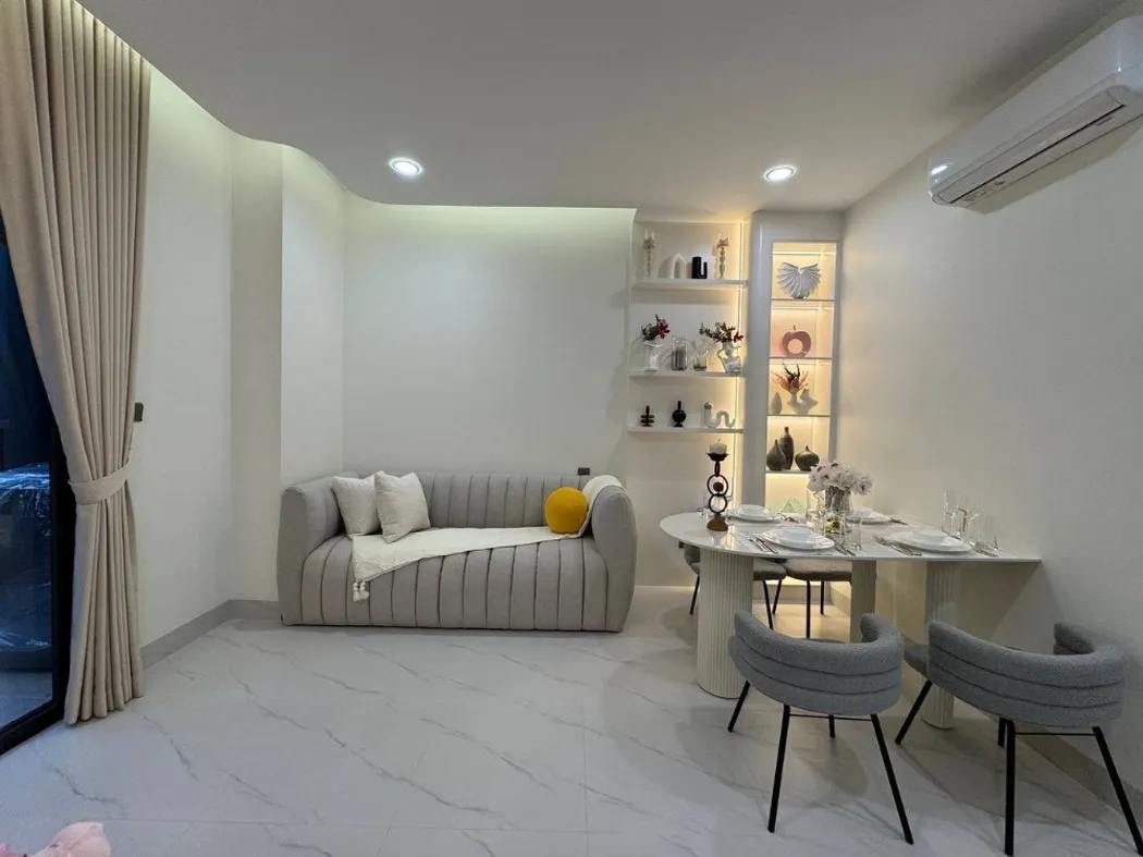 Kingston Royale, dnevna soba u oglednom stanu, fotografija developera